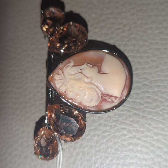 ✨ Disney Cinderella Cameo Hairclip– Vintage Princess Jewelry ✨ - Picture 2 of 7